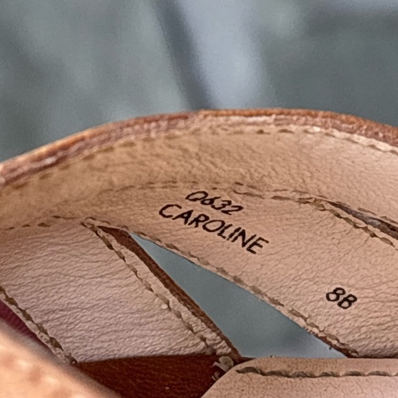 Coach Caroline Leather Wedge Sandal Size 8B
Beach Summer Vacation Rare Beaded - Picture 13 of 15